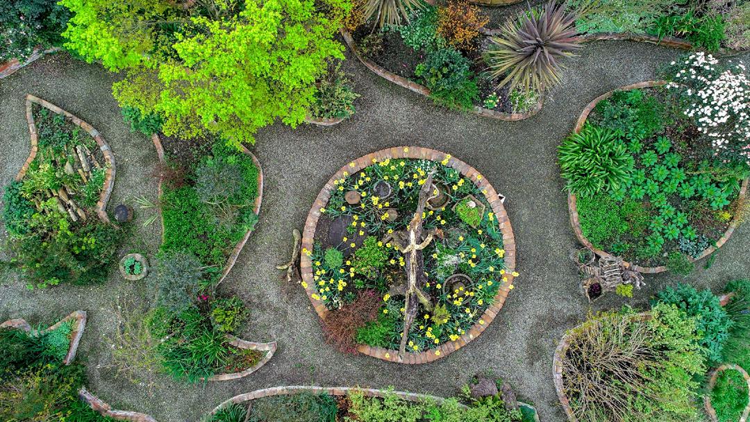 曾是电脑城销售，12年后坐拥60亩私家花园，137万网友跟她看春天