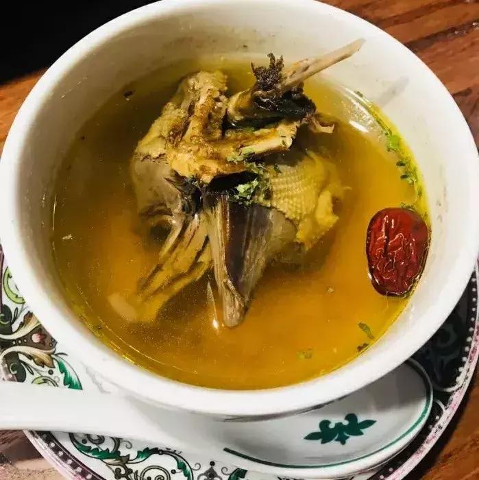 在*疆新**!你戴不了鸽子蛋,但喝得起鸽子汤!