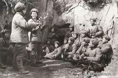 军队文工团礼服服装,文工团演出服