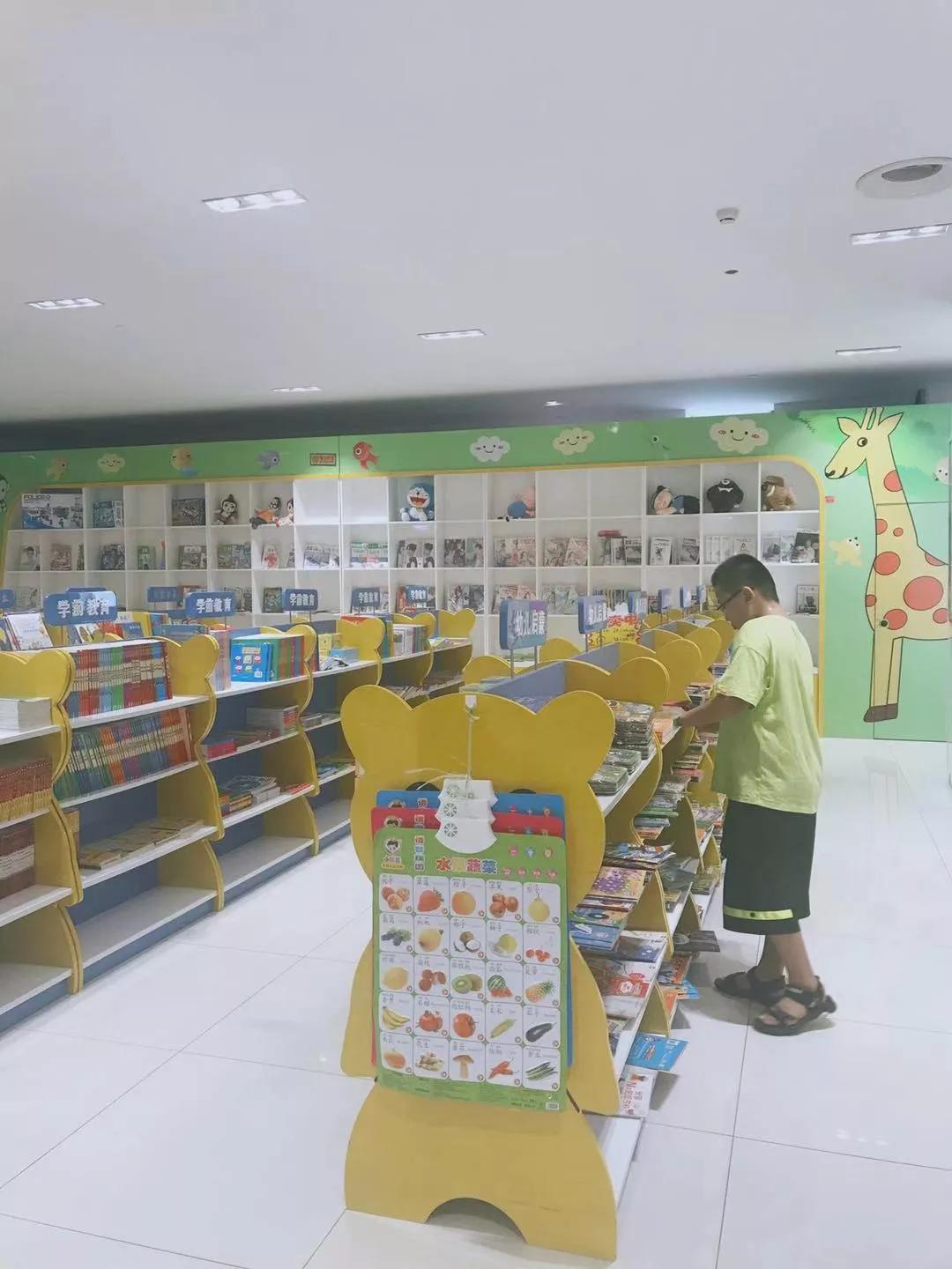 走进图书馆沐浴书香活动,走进书香校园感受读书魅力