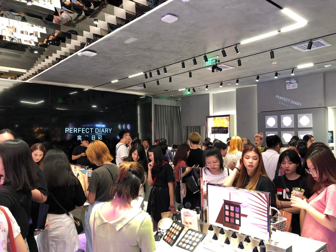 完美日记909唇釉和704哪个好看,完美日记名片唇釉水光版103和105