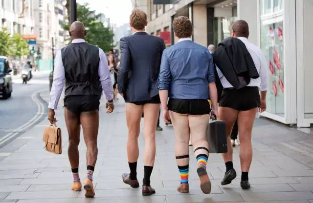 夏季男士短裤选择技巧,夏天男生的短裤应该选宽松点的吗