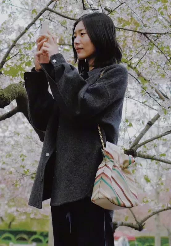 刘雯今年最流行的包,刘雯同款包时尚潮流大牌大容量