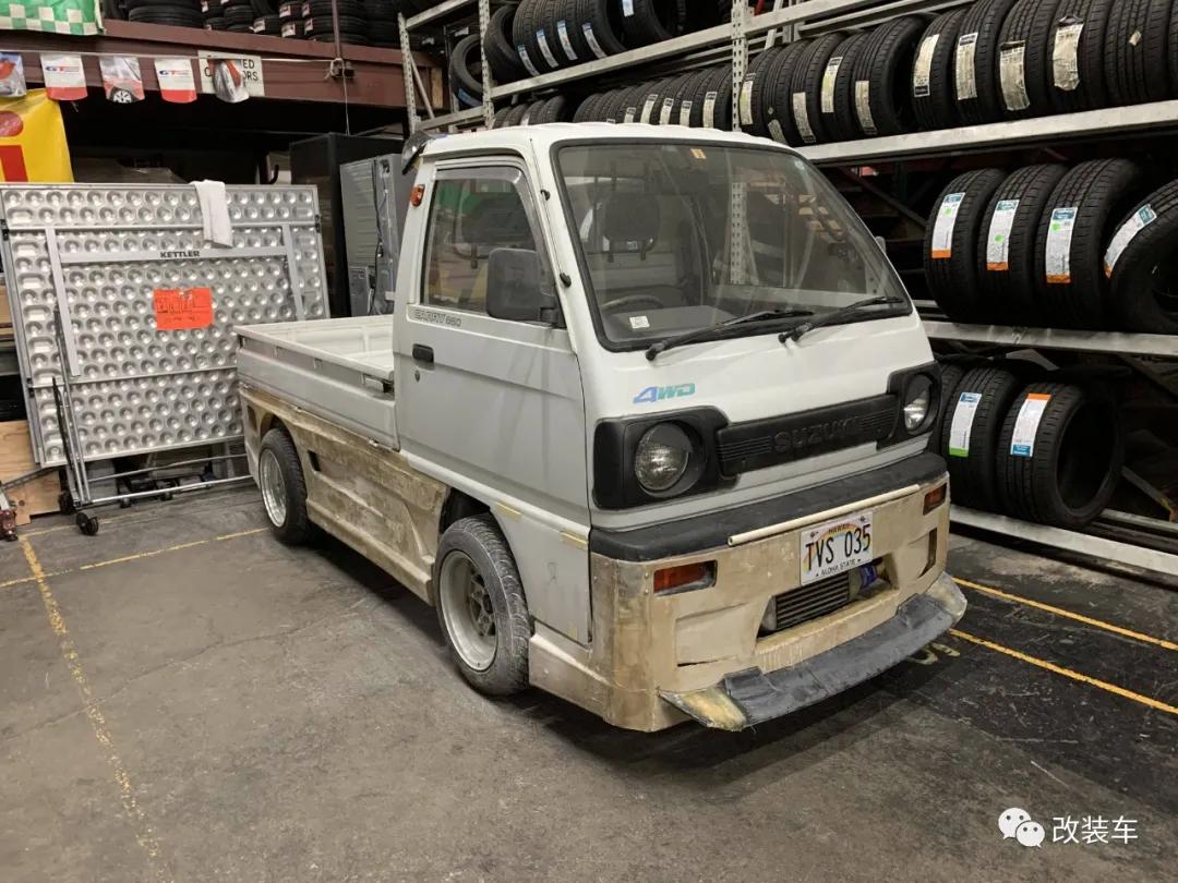 中置四驱五速手动的双门超跑,今晚我在秋名山等你