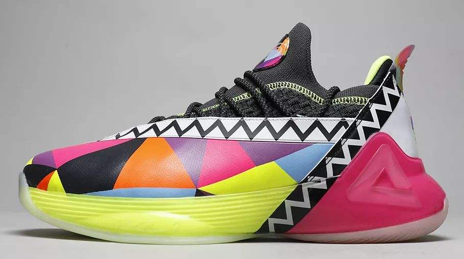 楦挎槦灏斿厠澶╂灑璇勬祴,楦挎槦灏斿厠澶╂灑濂囧脊閰嶈壊