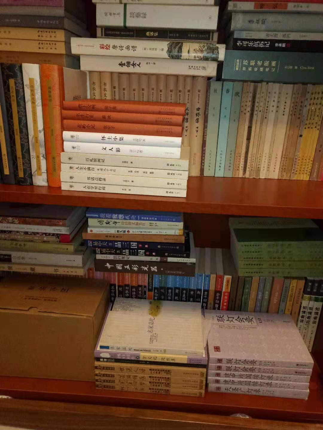 买书哪个出版社是正版,买书是看作者还是出版社