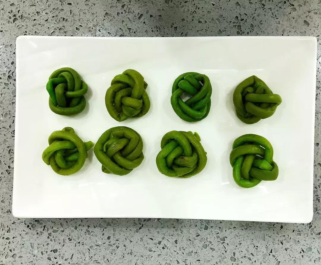 炎热的夏天不想吃饭，这道菜香辣爽口，让你胃口大开