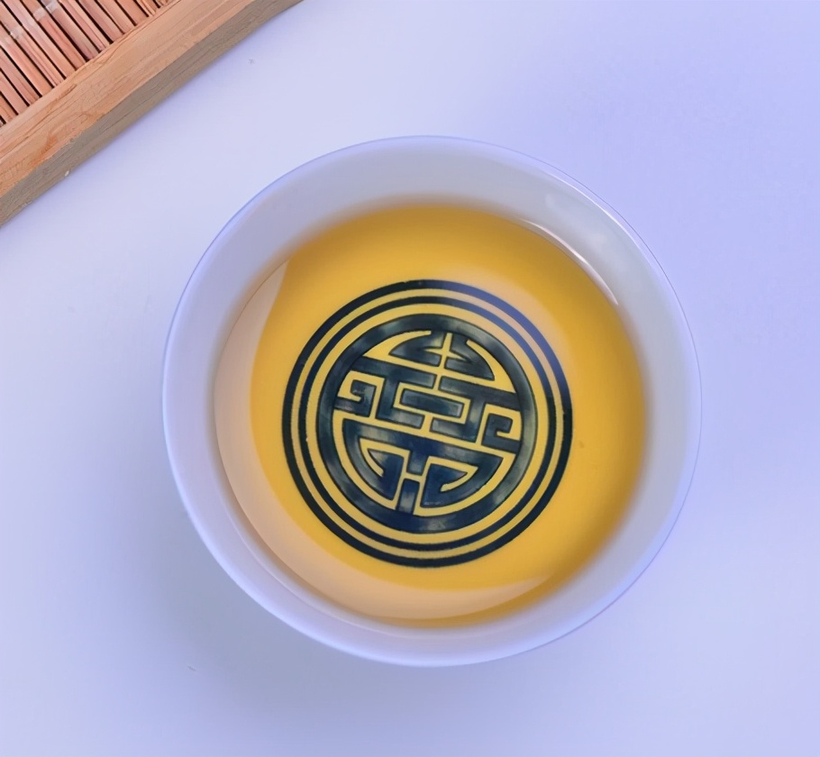 喝普洱茶舌头麻痛是怎么回事,喝普洱茶舌头周边苦涩发紧没回甘