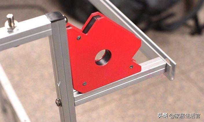 膨胀螺丝已不吃香了,东莞新出新型五金工具,干活轻松又高效