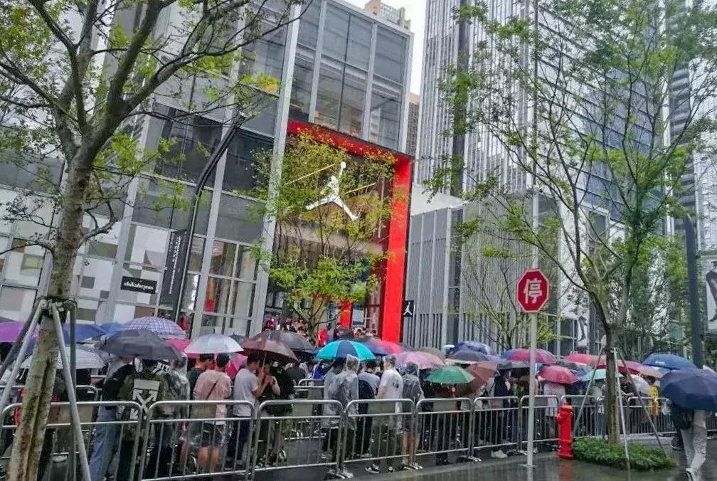 上海疯狂炒鞋背后的秘密,炒鞋内幕曝光