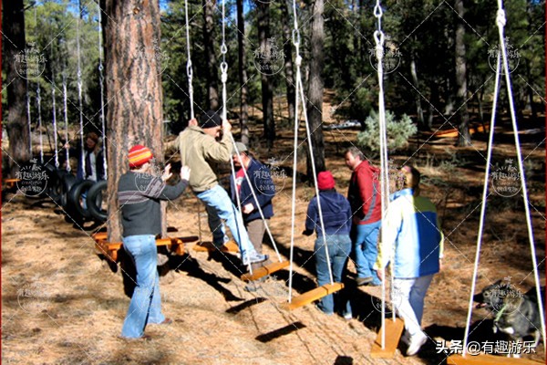 户外小攀爬网,高空成人攀爬网户外活动