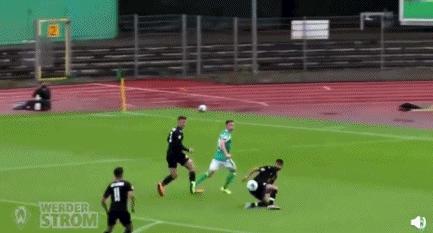 曼联外租小将归化,曼联租借小将中后卫