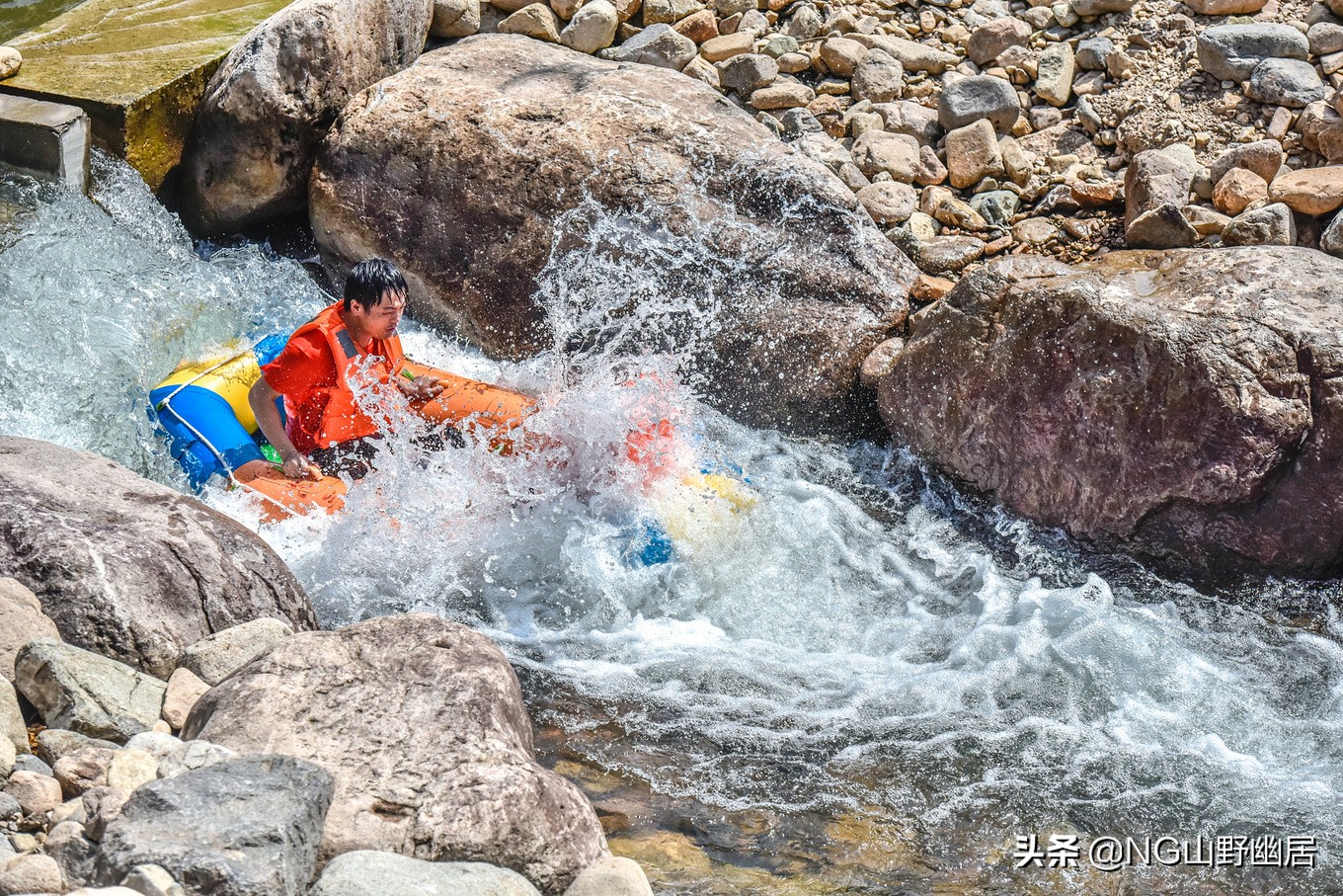 抓住暑假的尾巴峡谷漂流,趁着夏日的尾巴