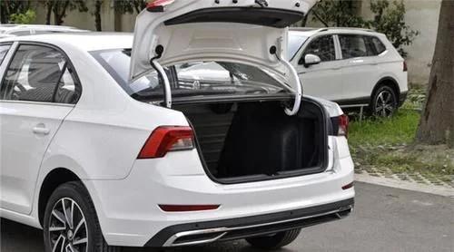 买斯柯达昕锐是掀背吗,大众桑塔纳落地价斯柯达昕锐