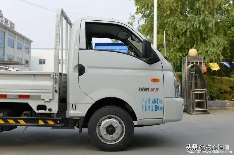 凯马锐航x3柴油版单排小货车3米98,凯马锐航x33.6单排栏板多少钱