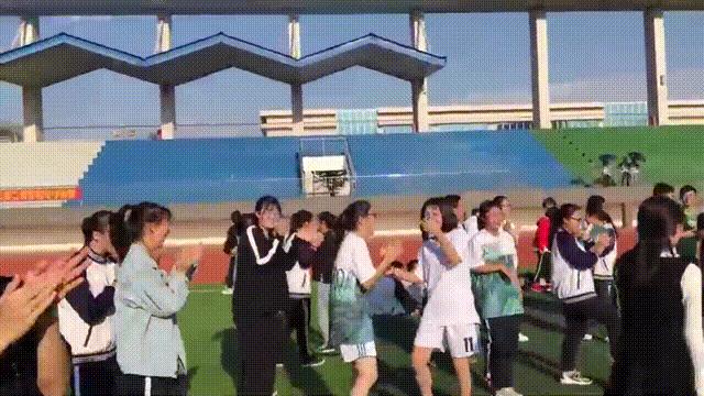 对付不爱喝水的孩子,熊孩子不爱喝水的问题