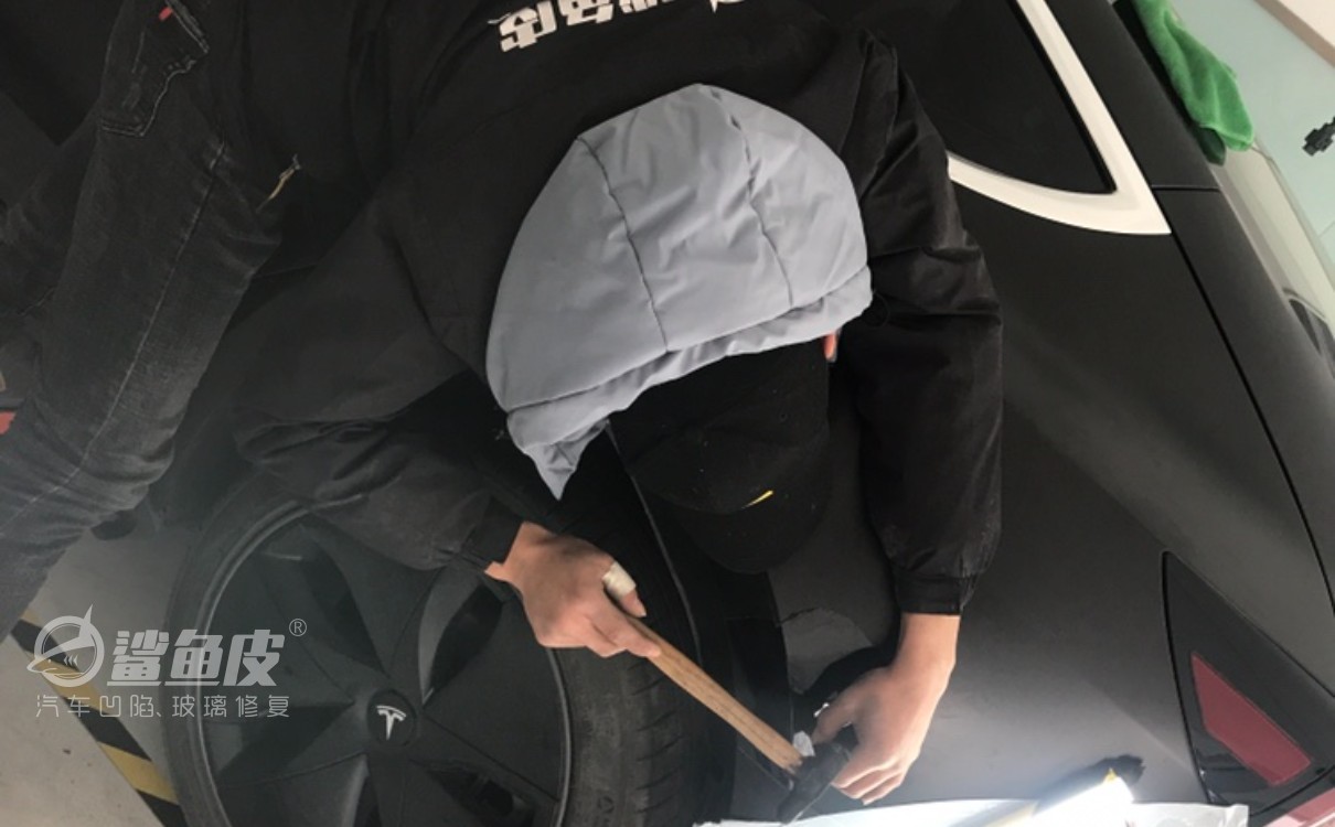 汽车被撞凹进去怎么办,汽车被撞凹陷了怎么拉出来