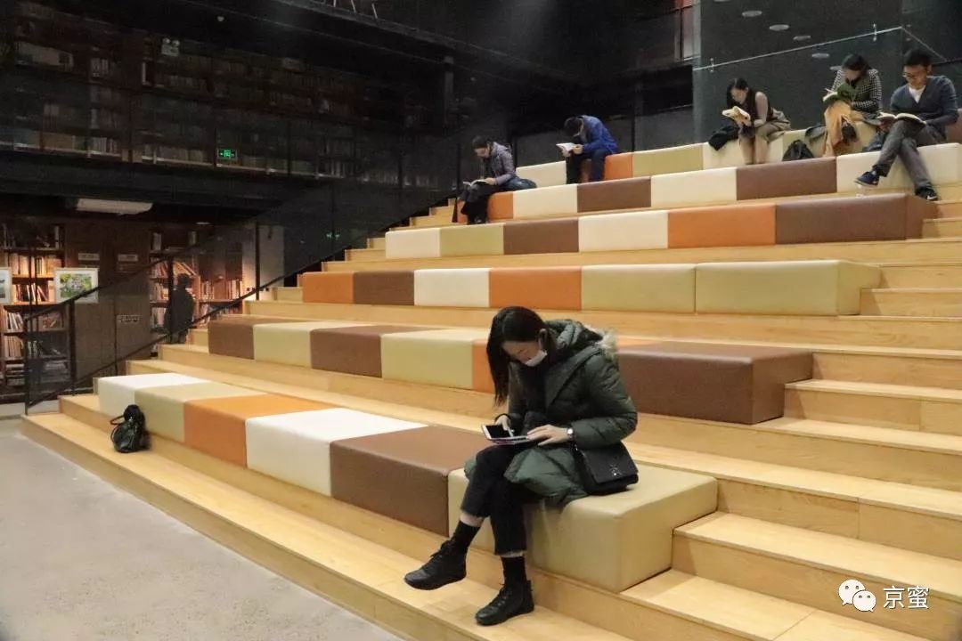 红楼藏书楼飘来咖啡香，是久违的A.omen奶·粉｜福利