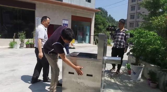 农村做小型无烟柴火灶,农村室内柴火灶自造过程