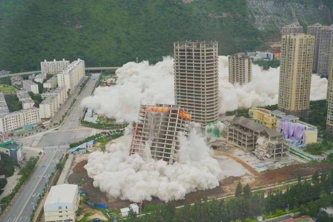 两声巨响震全城,烂尾变改善,义承置业在昆明城市更新大不同