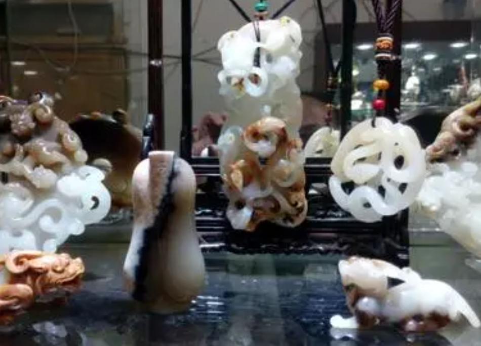 老农传家宝竟是明朝状元卷真迹,农民被鉴宝专家骗古画