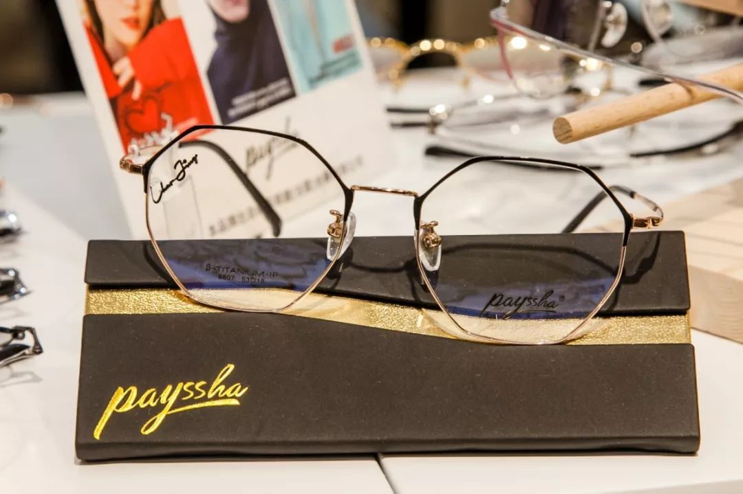 288切边太阳镜免费送,300元镜框免费送镜片5折