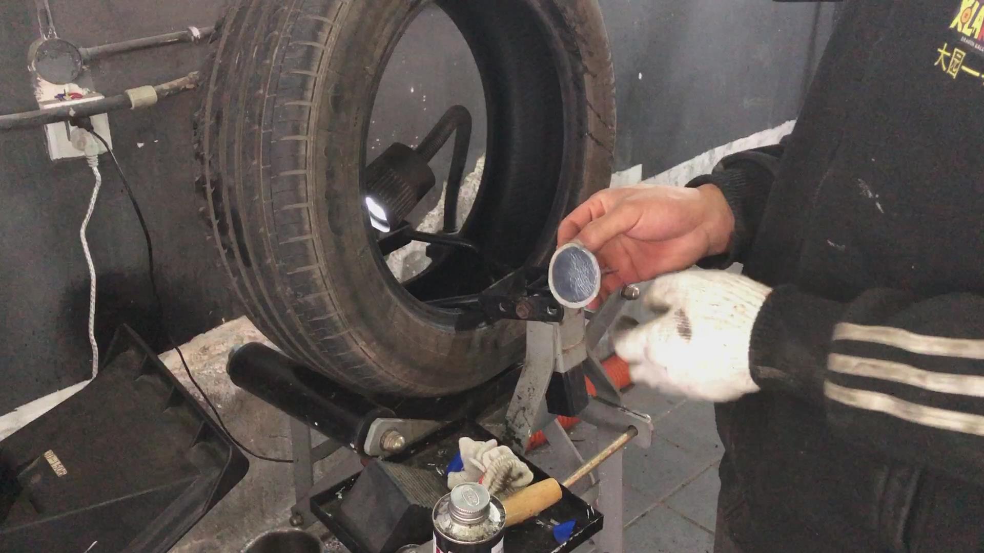 轮胎扎过几次钉子需要更换,汽车轮胎经常扎钉子换什么轮胎好