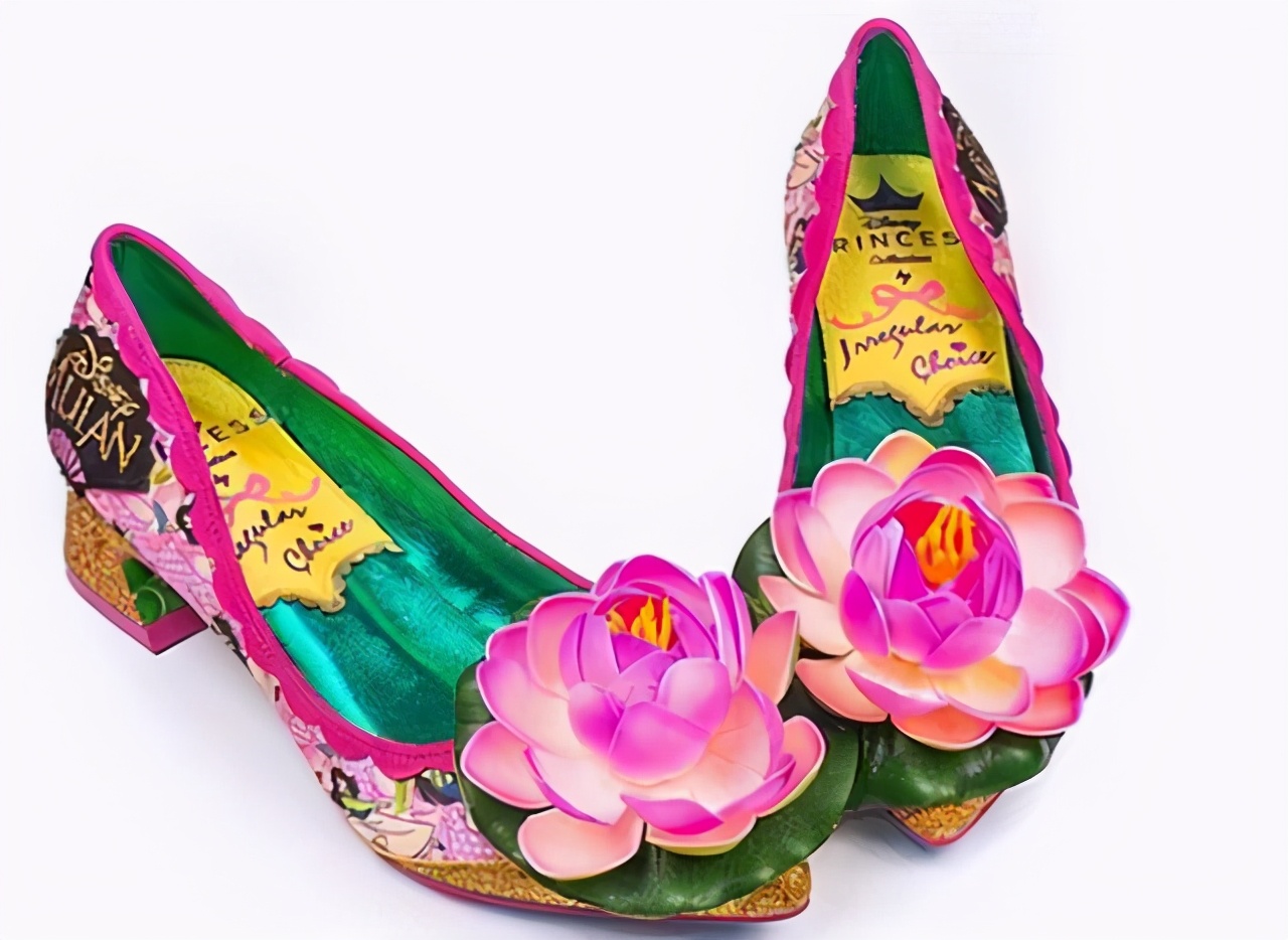 紫罗兰永恒花园联名高跟鞋,紫罗兰花园高跟鞋