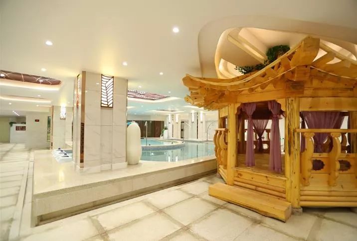 弓长岭滑雪场有小孩玩的吗,乌鲁木齐适合小孩玩的滑雪场