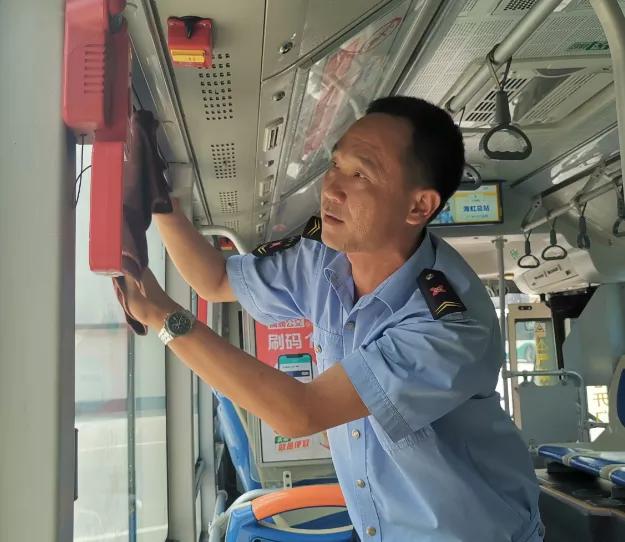 珠海司机和妻子两地分居14年，却坚持留下！支撑他的是这座城市浓浓的人情味