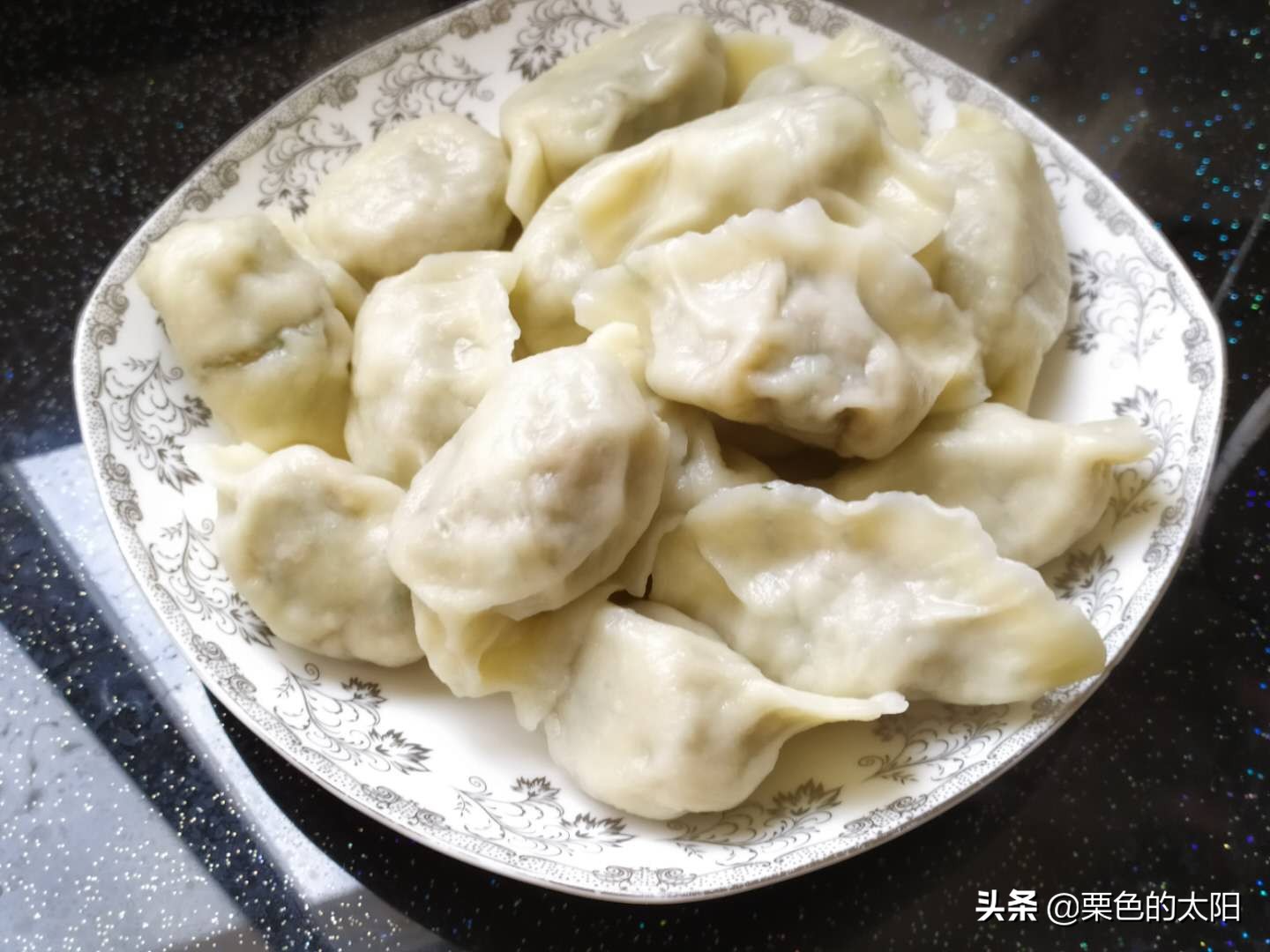 茴香馅饺子放葱和姜吗,茴香馅饺子味道真美味