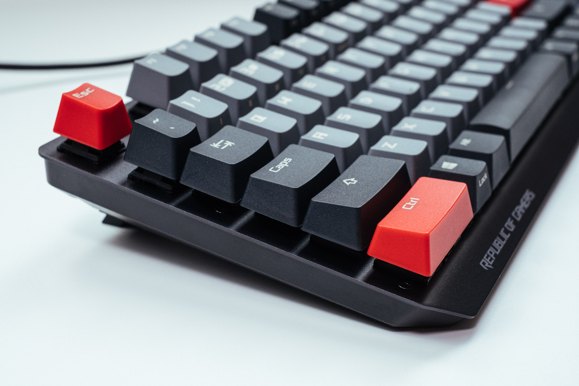 rog游侠竞技版红轴机械键盘评测,rog游侠rx键盘pbt版