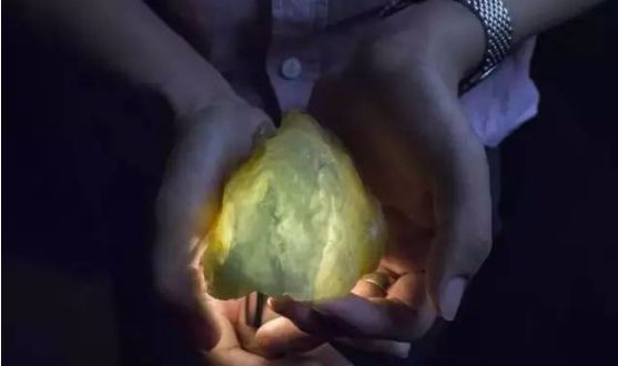 680公斤翡翠原石被堵 (翡翠原石被送回缅甸)