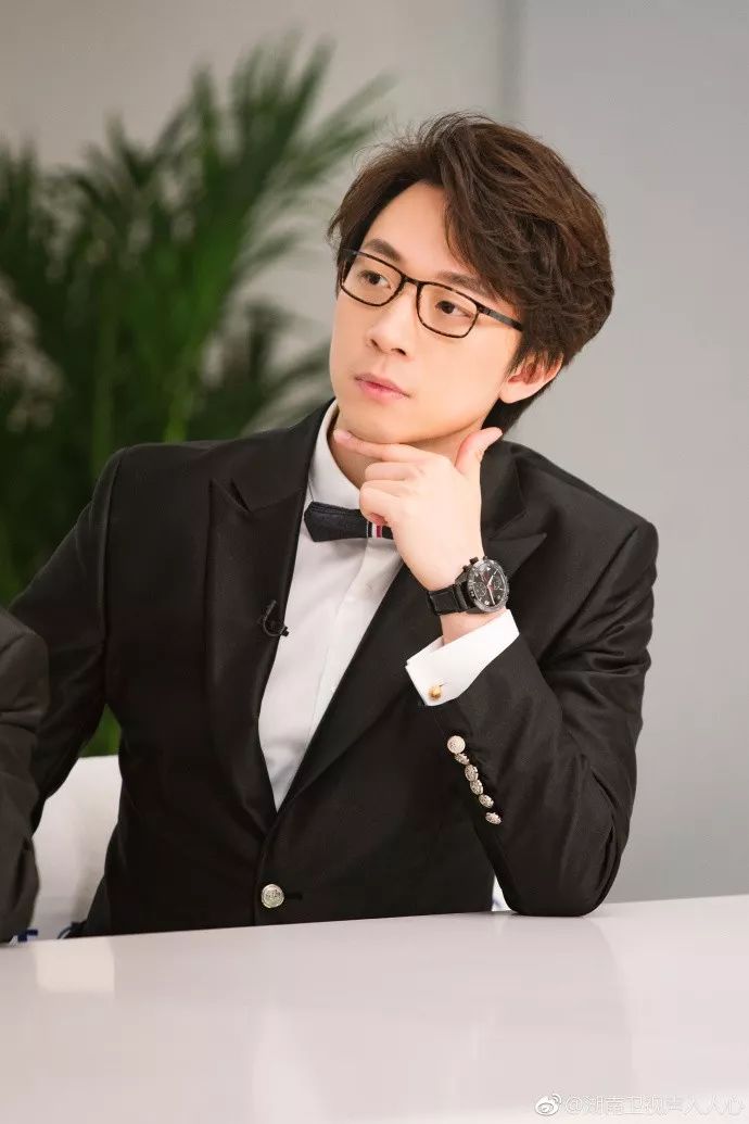 一开始我以为爱上了实力派,没想到他们还全是梗王