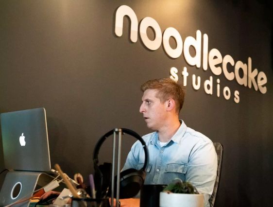 经历过波黑战争的他们,把这个悲惨经历做进了游戏