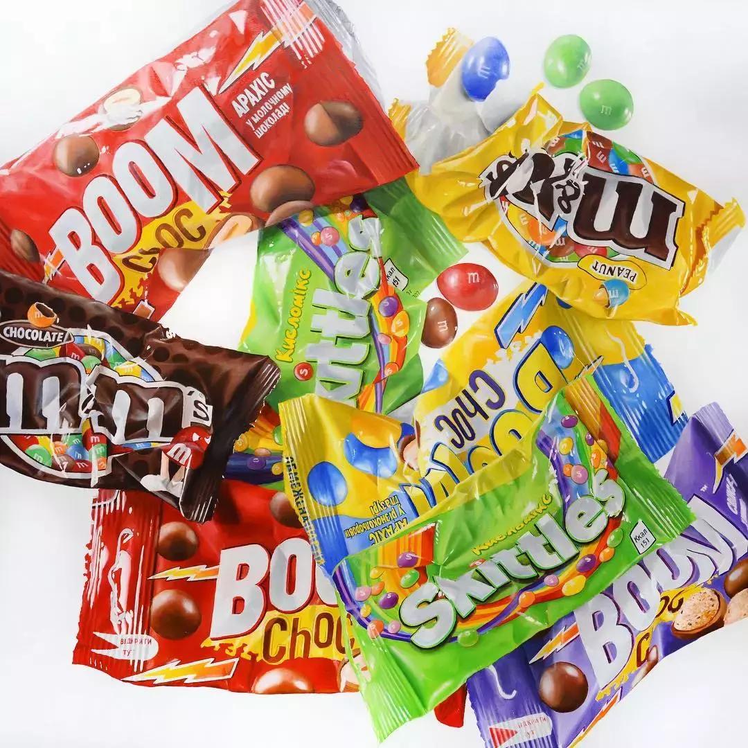 他画了一波美人，笔触精致，活色生香