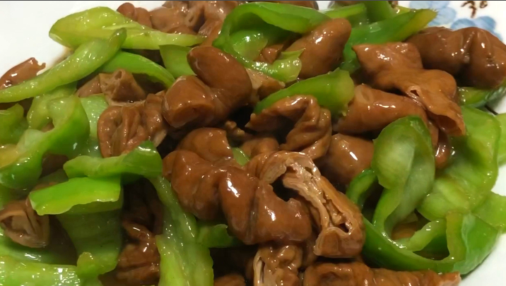 炒肥肠怎么炒又脆又好吃,炒肥肠怎么炒又嫩又好吃