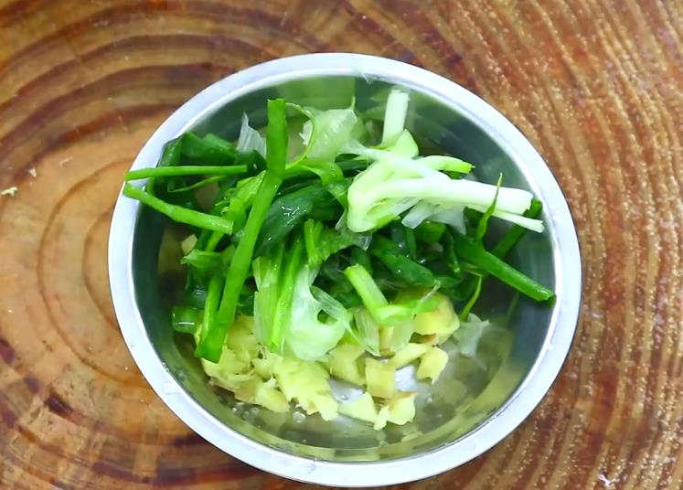 怎么煎冻的带鱼好吃不粘锅,怎么煎带鱼不粘锅的秘诀