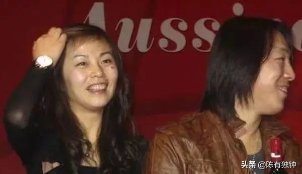 有一种感情叫“相濡以沫”。黄渤:最可靠的感情就是爱情成了亲情