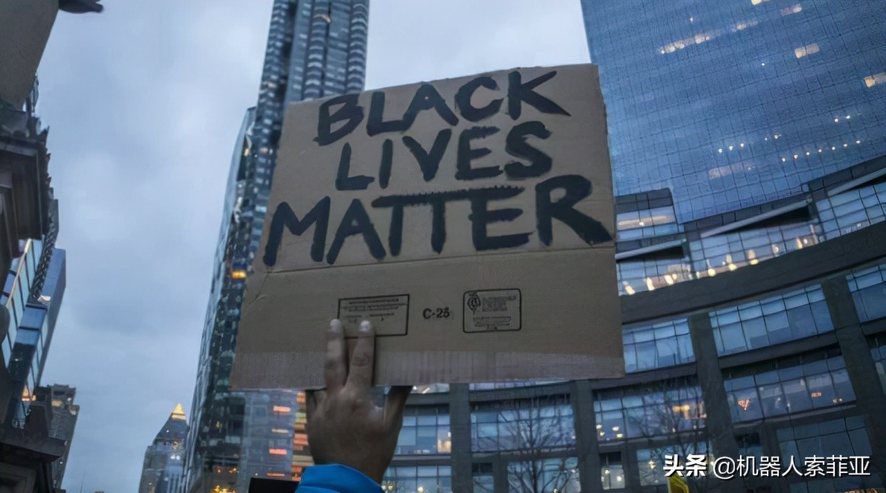 将黑人识别为“灵长类动物”？脸书AI的歧视源自人类内心