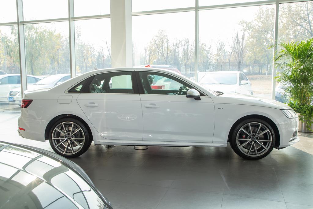 50万以内的性能车,兼顾科技感与舒适性,奥迪S4简评