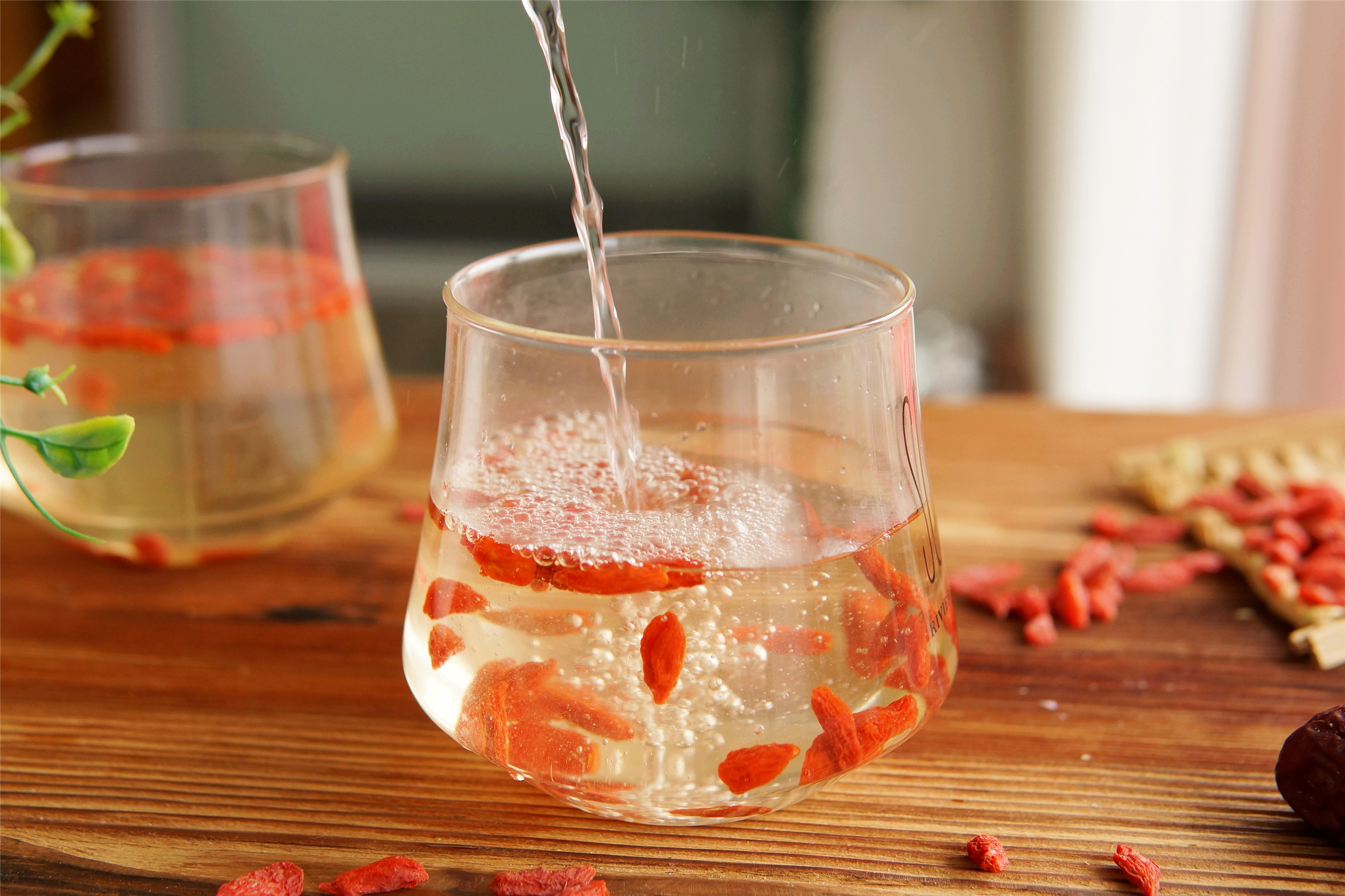 买枸杞买红色的好吗,买枸杞有哪些问题