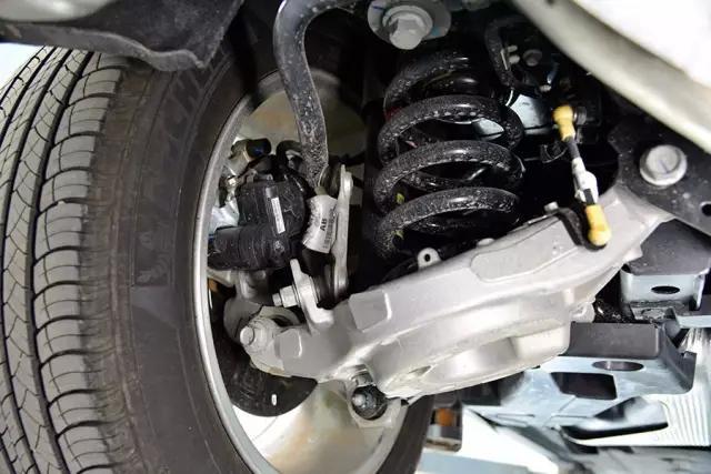 福特锐界plus2023底盘解析大换代,2021款福特锐界plus底盘拆解视频