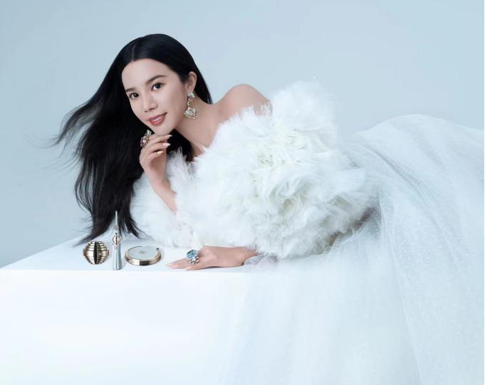 中国首个奢侈品艺术彩妆“YUMEE瑜幂”入驻天猫美力*界无**正式启航