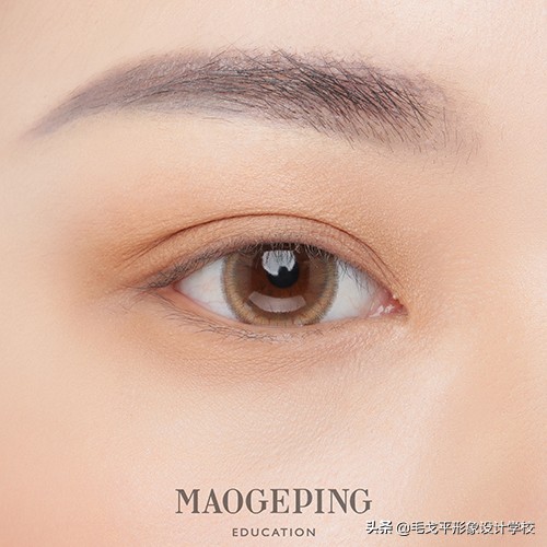 圆眼睛怎么画眼妆显眼睛长一些,怎么画眼妆眼睛看起来又大又有神