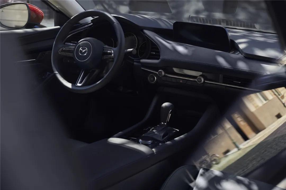 马自达cx30与昂克赛拉如何选择,次世代马自达3昂克赛拉全方位