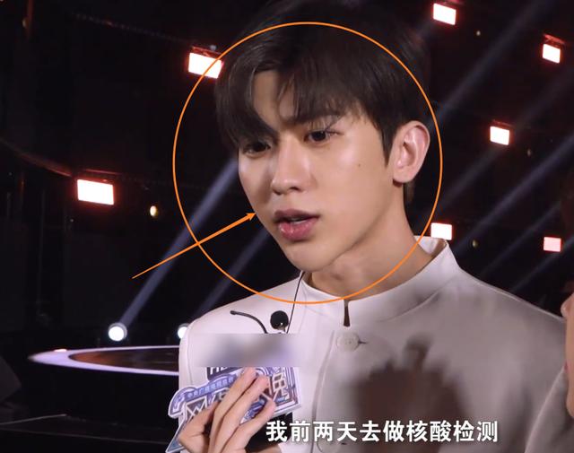 王冰冰采访蔡徐坤引热议,王冰冰采访蔡徐坤完整视频