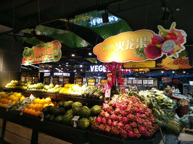 超市五一主题陈列,五一节超市入口创意陈列