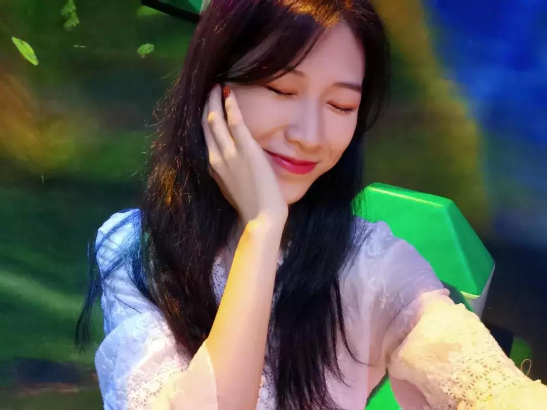 暗光环境拍人像技巧,黑夜拍照技巧白墙