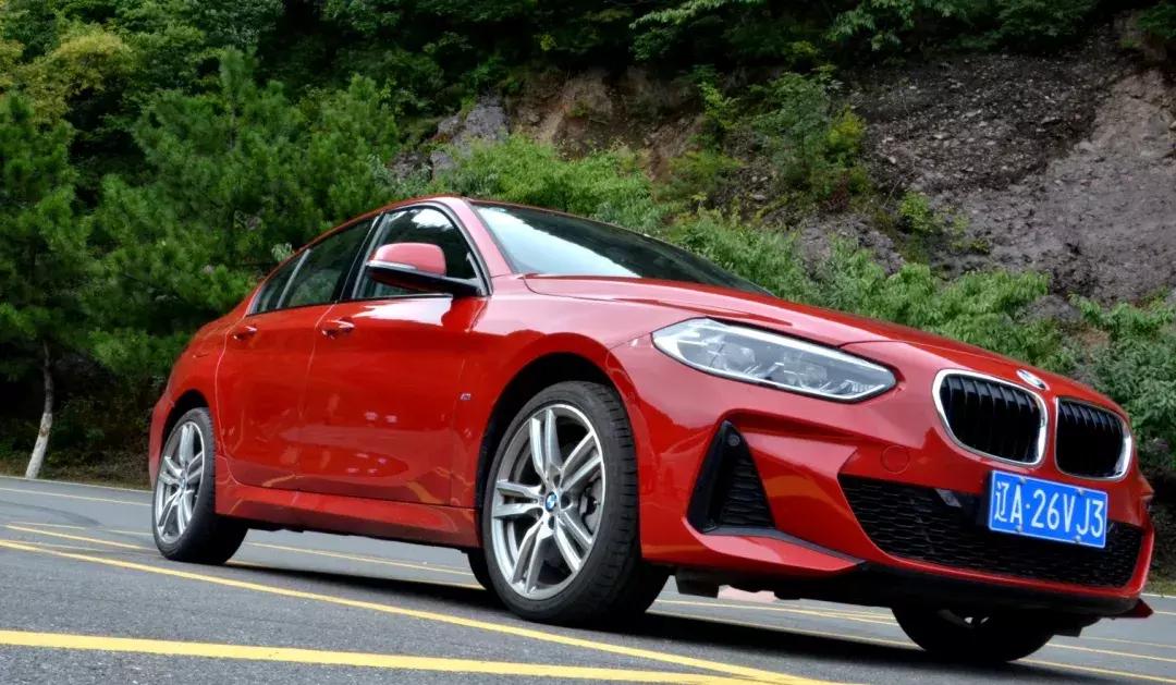 2020宝马1系120i时尚版三厢,bmw三厢120i1.5